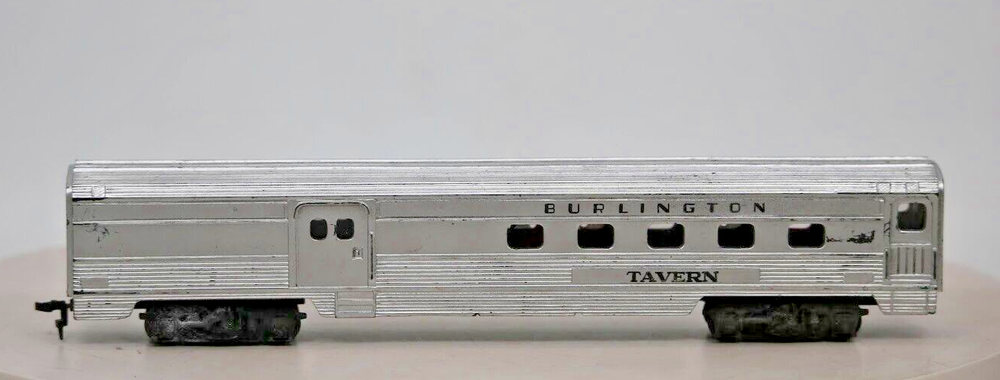 Burlington Train Tavern #950 HO Scale Silver Car Passenger