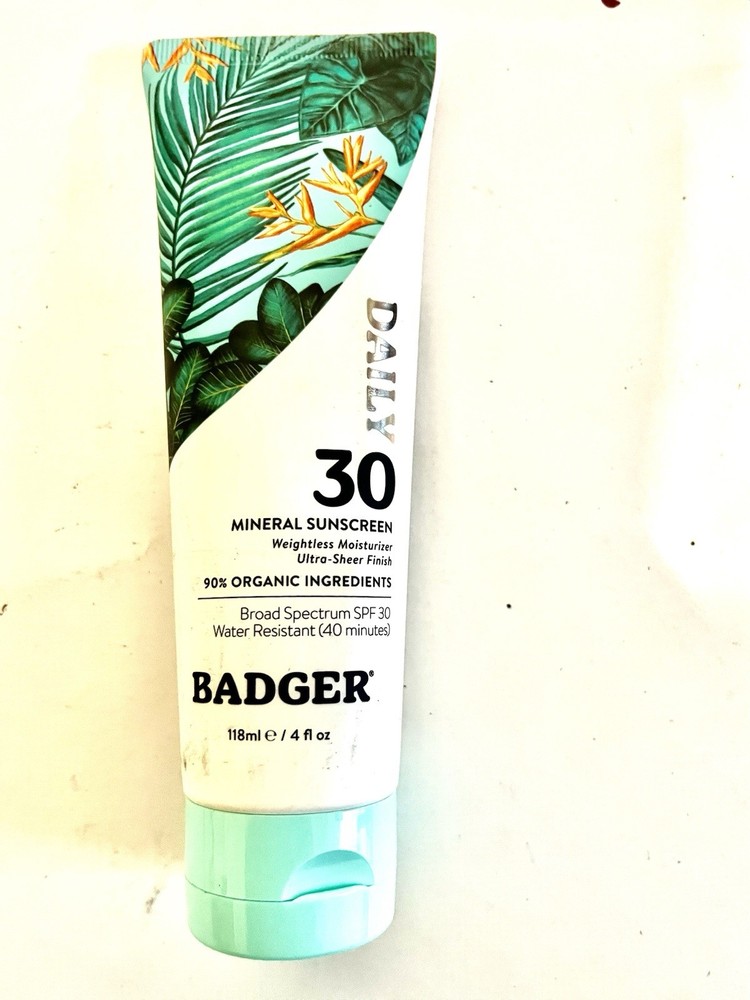 Badger Mineral Daily Sunscreen with Zinc Oxide. (4 fl Oz)