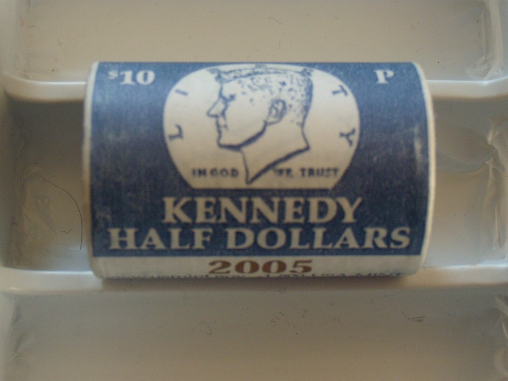 2005 Kennedy Half Dollar U.S. Mint Sealed Roll P mint Philadelphia 20 coins unc.