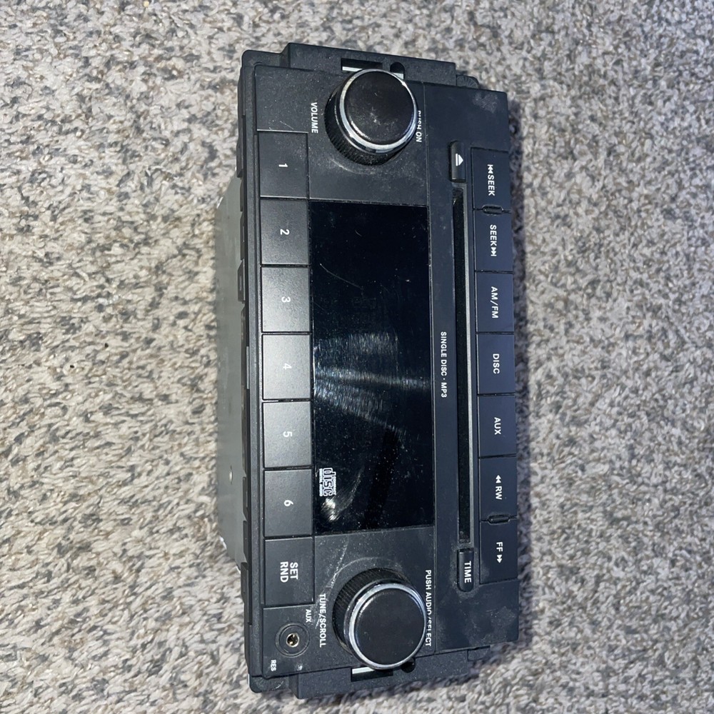 Jeep Dodge Chrysler RAM OEM Factory Am/Fm/CD/AUX  Car Radio Part# P68252824AA￼
