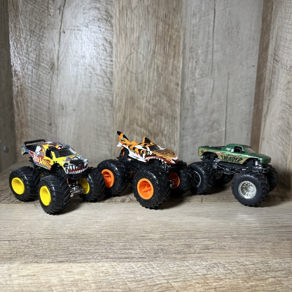 ⭐️ Mattel Hot Wheels Monster Jam TigerShark Firestorm Thunder Monster Truck 1:64