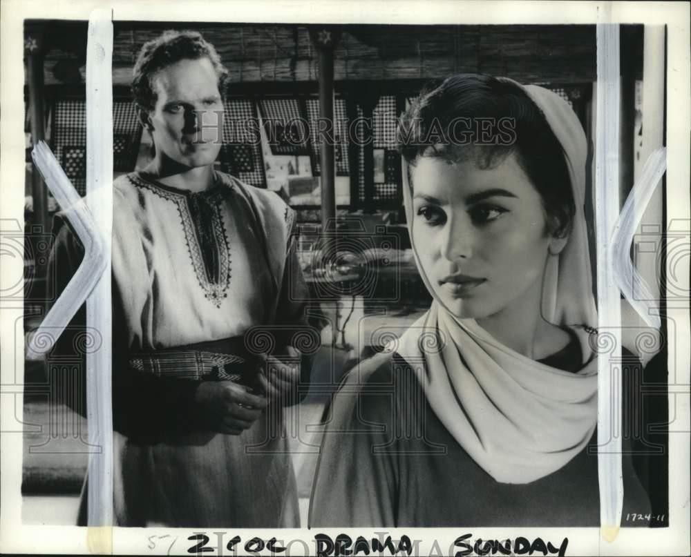 1960 Press Photo Actors Haya Harareet & Charlton Heston star in 
