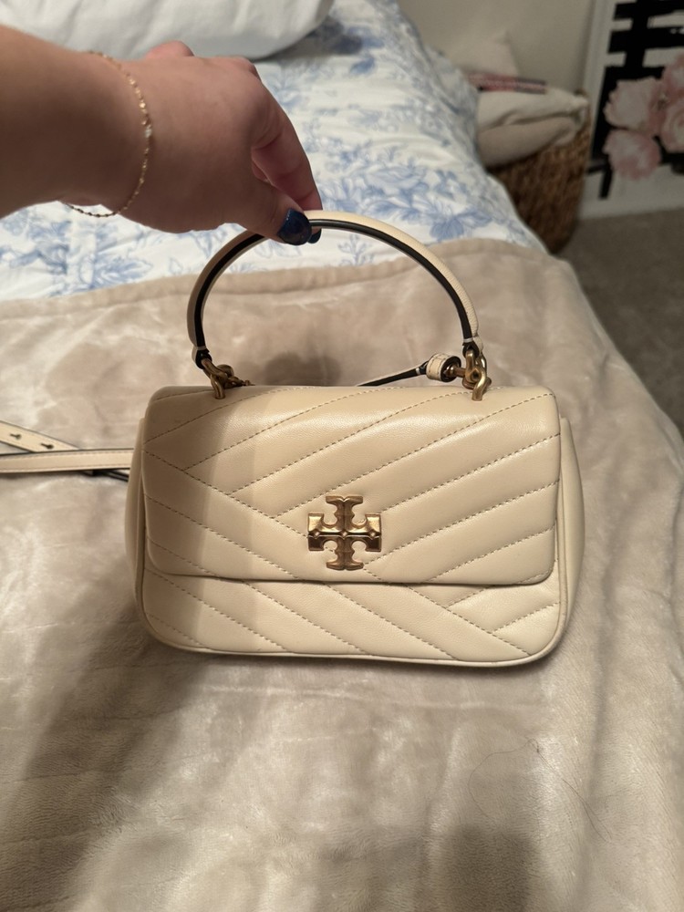 Tory Burch Ivory Quilted Shoulder Bag Gold Logo Chevron Designer - Smoke Free