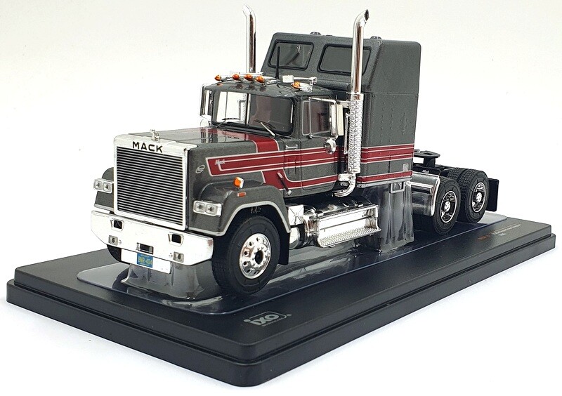 IXO 1/43 Scale Diecast TR187 - Mack Superliner Magnum 1985 - Grey