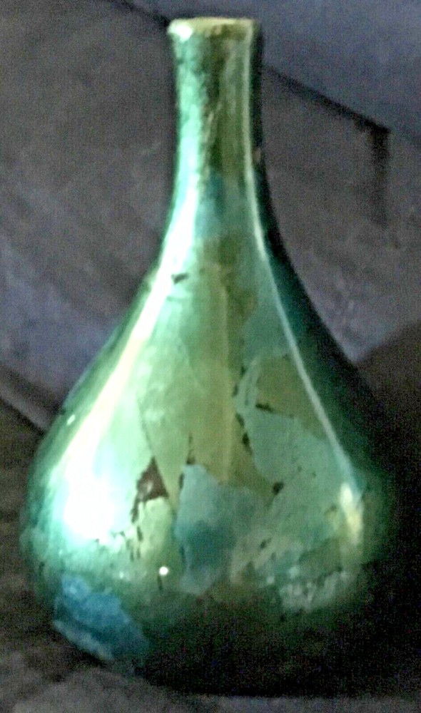 Vase decorative marbleized green