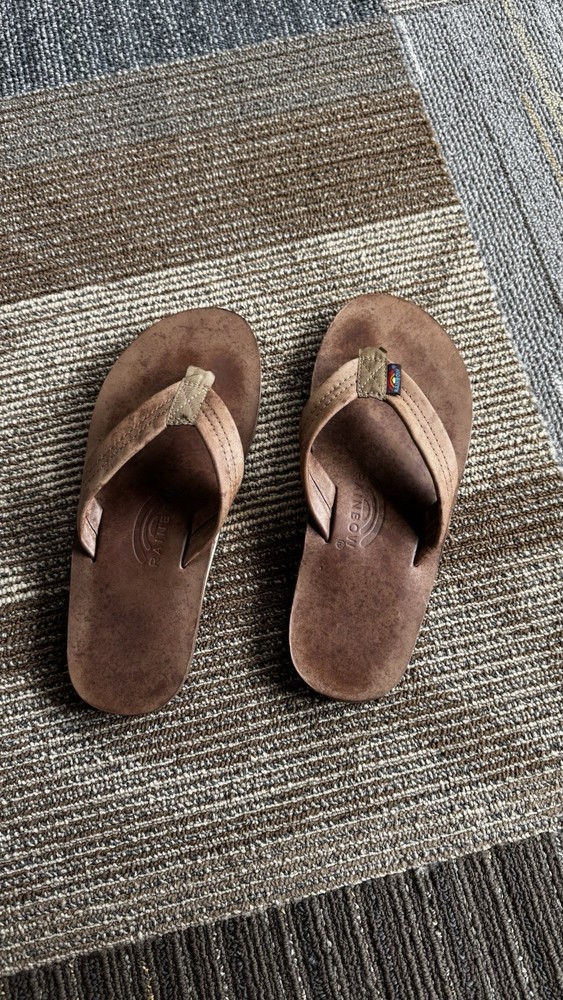 Rainbow mens sandals size 8.5 comfortable stylish beach footwear