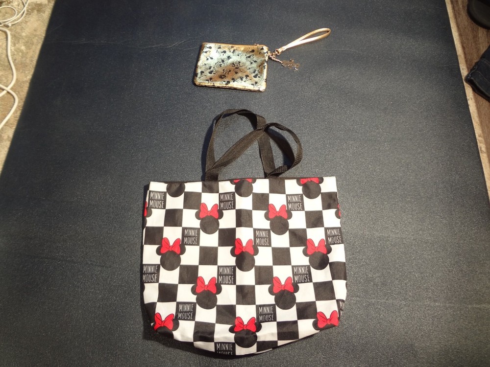 Disney Minnie Mouse Gold Wristlet & Keychain 2-Piece Set