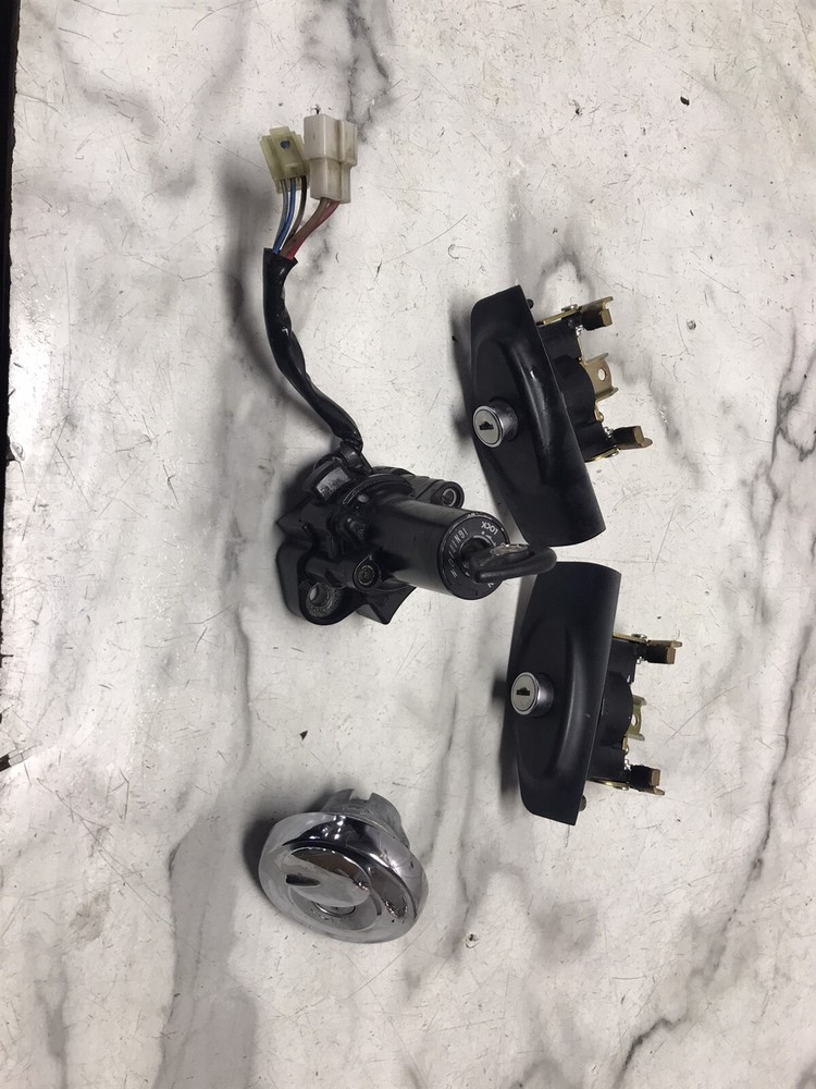 05 Yamaha XVZ1300 XVZ 1300 CT Royal Star Deluxe Igntion Gas Cap Lock and Key Set