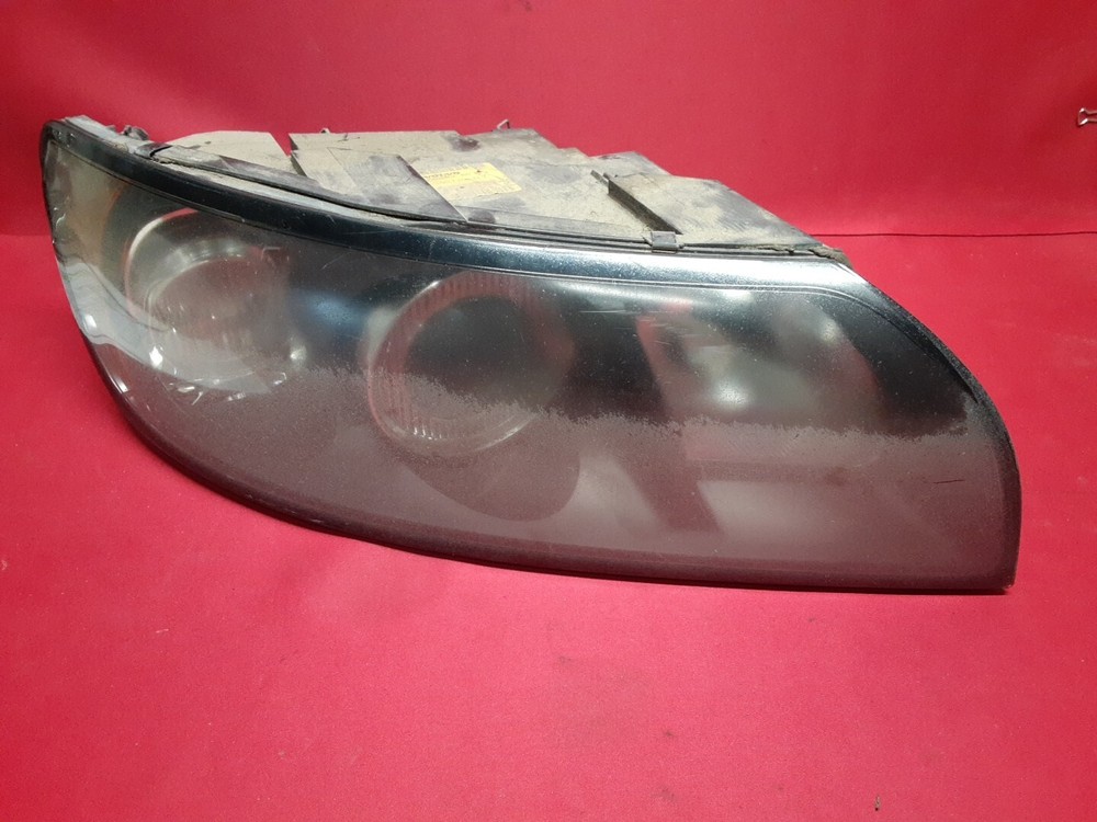 2004 - 2007 Volvo S40 05-07 V50 RIGHT PASSENGER Headlight Lamp HALOGEN 31335216