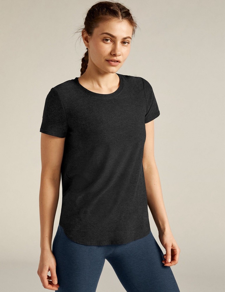 Beyond Yoga Featherweight On The Down Low Tee Small gray darkest night athletic