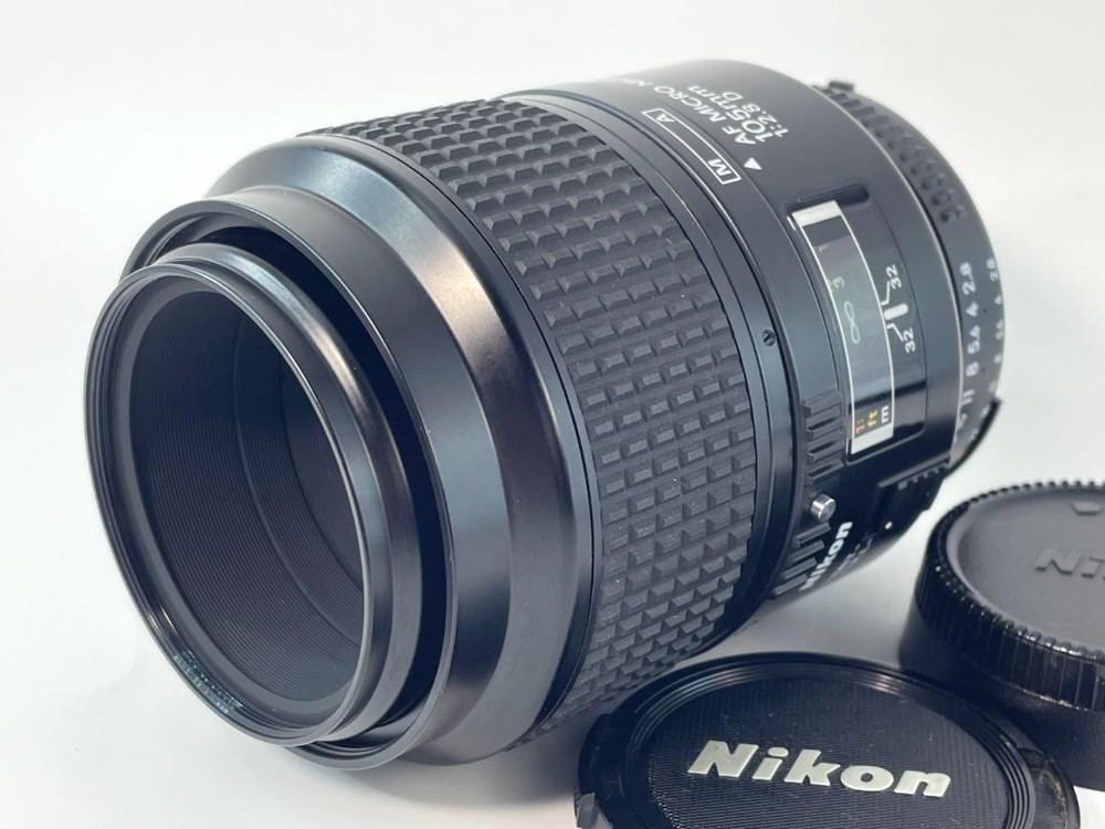 Nikon AF 105mm f/2.8D Macro Lens with Caps in Excellent Condition  