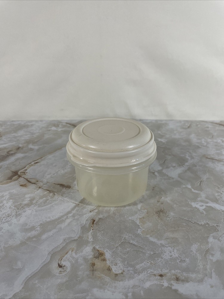 Vintage Rubbermaid Servin' Saver 1 Cup Storage Container Round Almond Lid #6