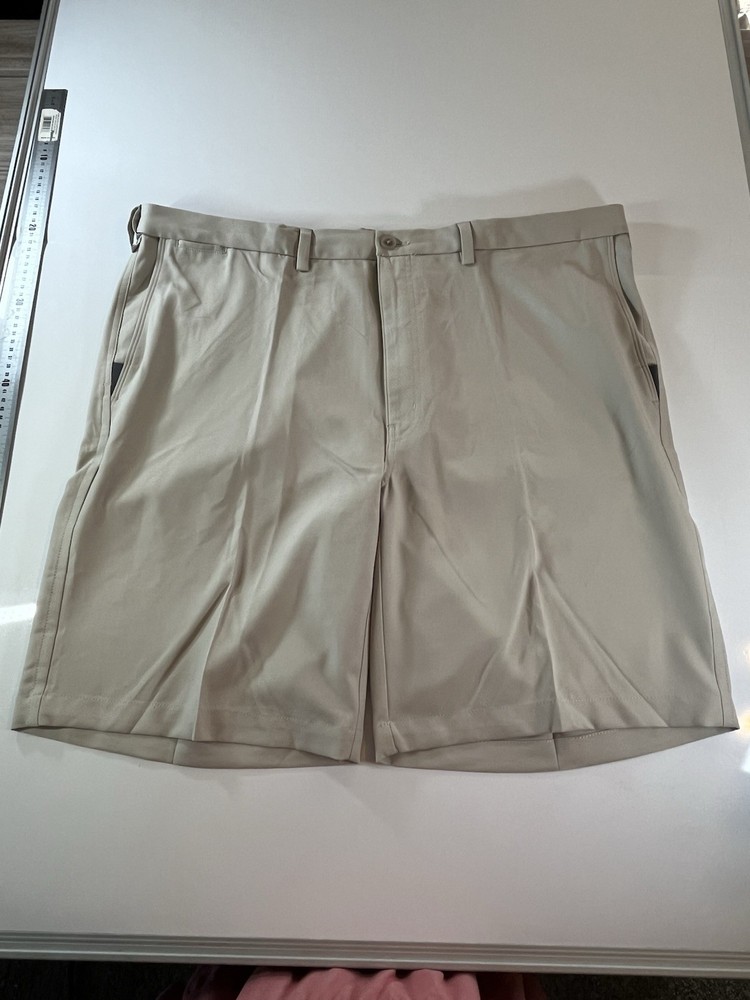 Mens Haggar Cool 18 Pro Golf Shorts Size 44 Expandable Waist Stretch Flat Front