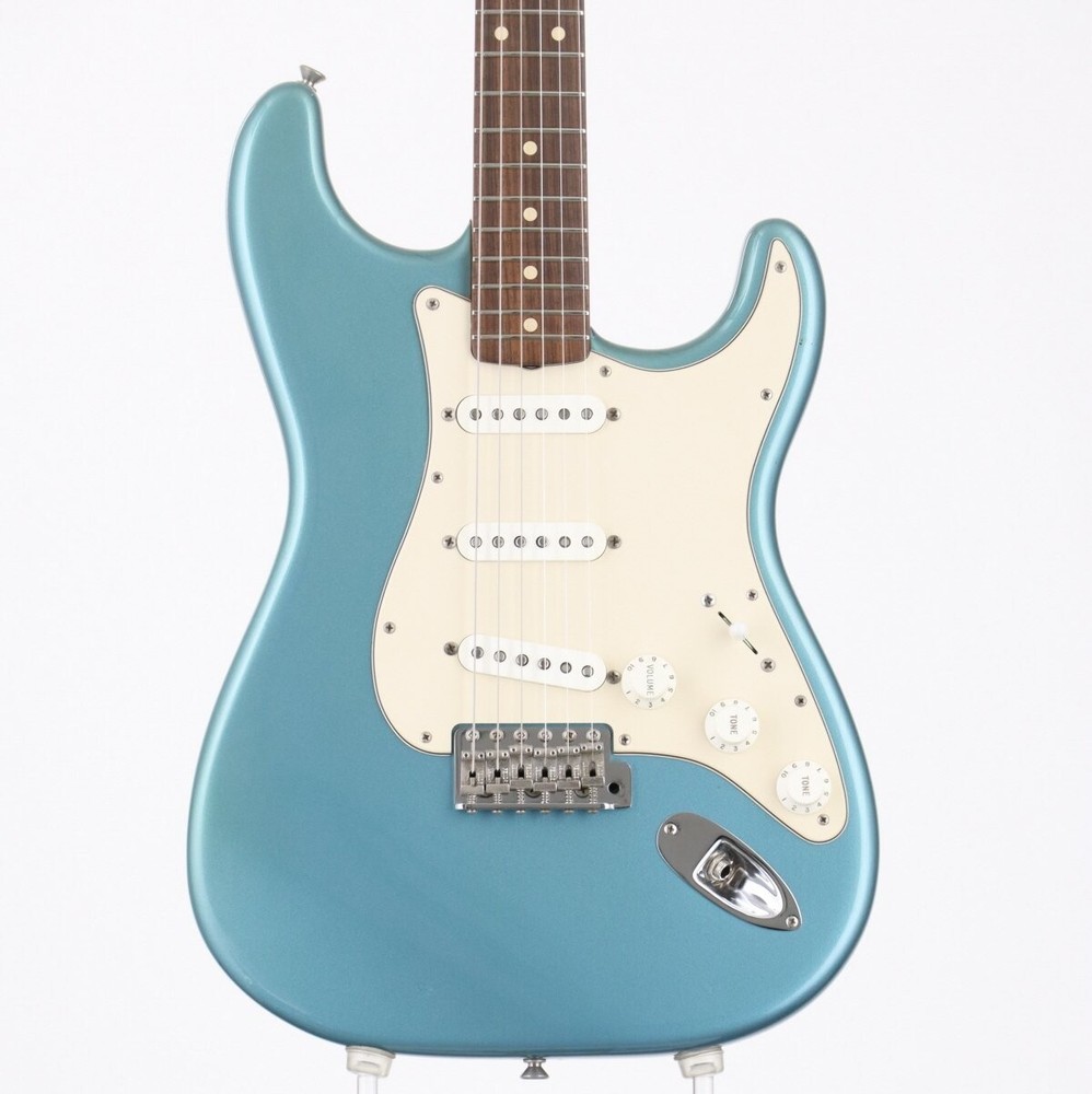 Fender American Vintage 62 Stratocaster Thin Lacquer Lake Placid Blue