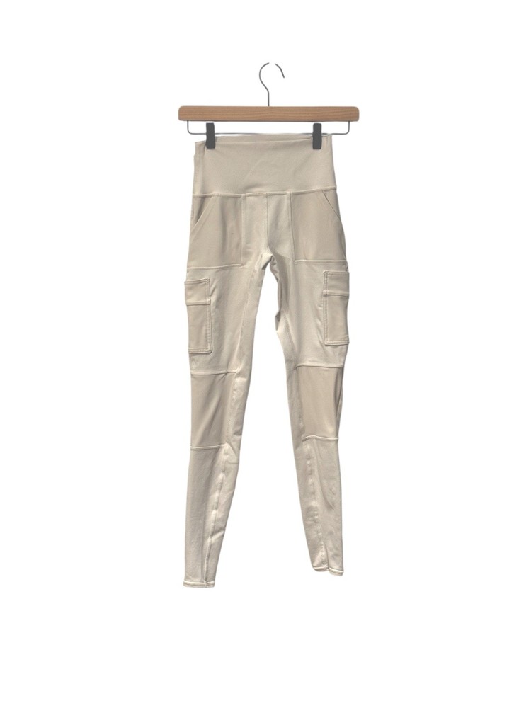 Alo Yoga High-Waist Cargo Leggings for Women in Small Off-White Cream Airbrush