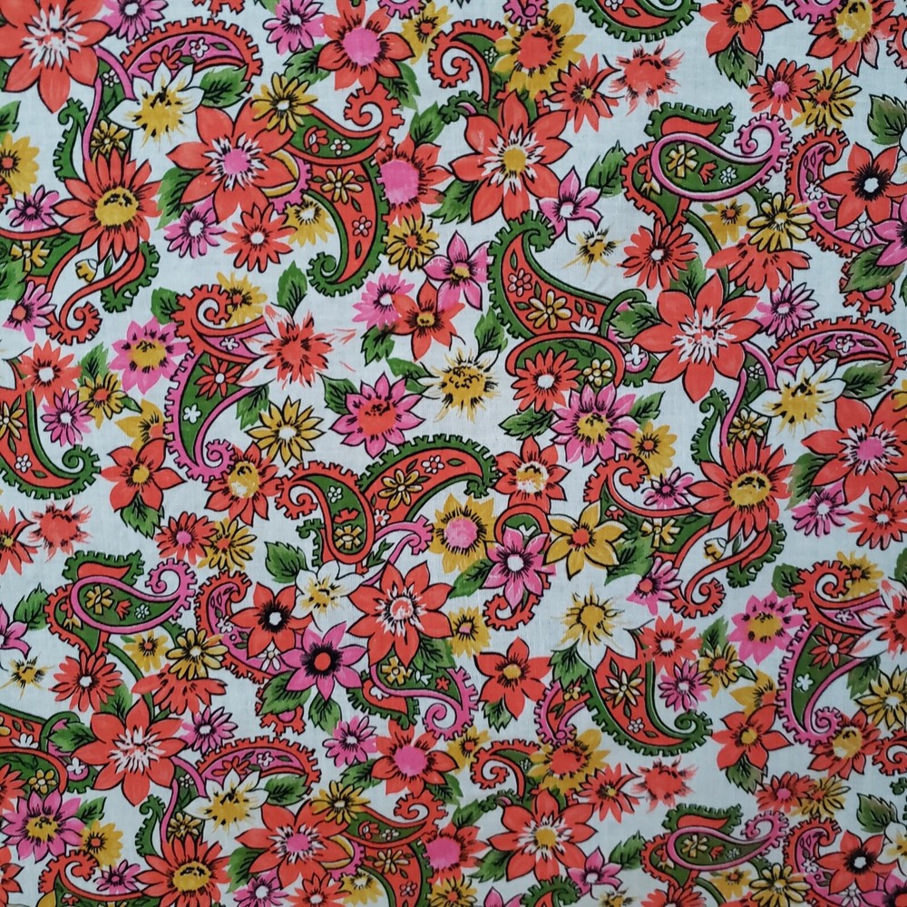 FLASH SALE Vintage Lightweight Cotton Fabric Remnant Paisley Floral 17