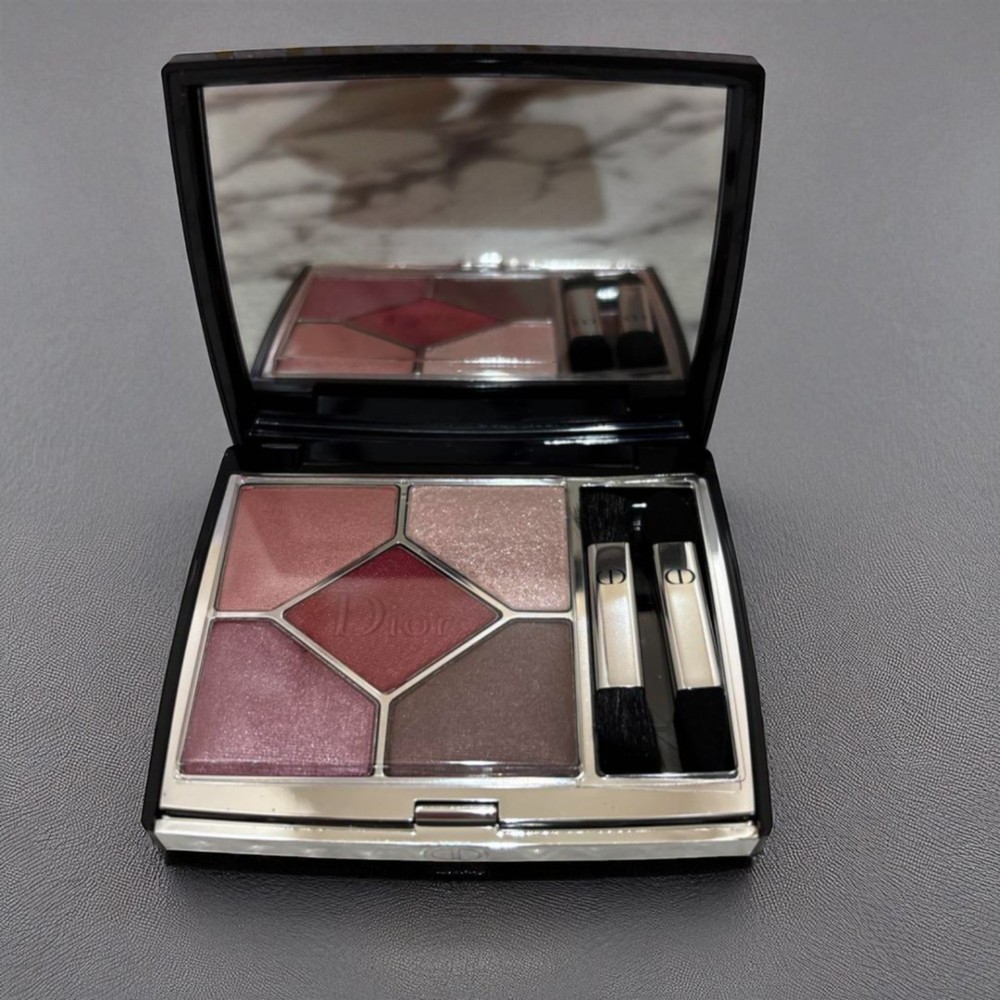 Dior Sank Couleur Couture 879 Makeup Powder Compact for Flawless Finish