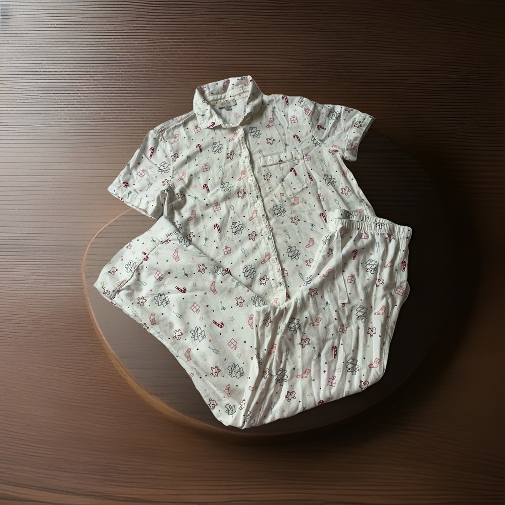 Loft Women’s Small Soft Christmas Pajama Two Piece E1