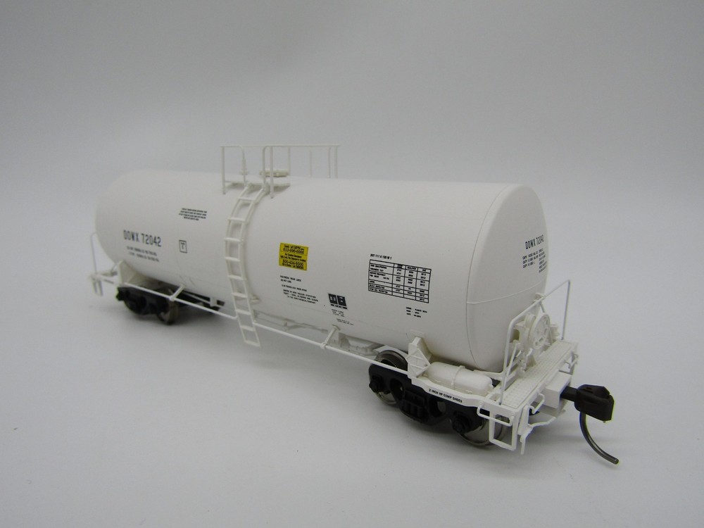Atlas HO Trinity 17,600 Gallon Corn Syrup Tank Car - DOWX 72042