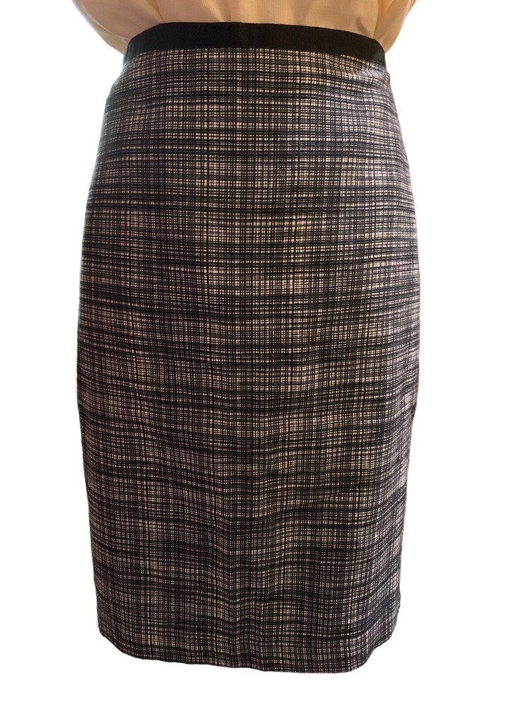 New York & Co Black White Plaid Career Skirt Knee Length Zip Slit Academia Style