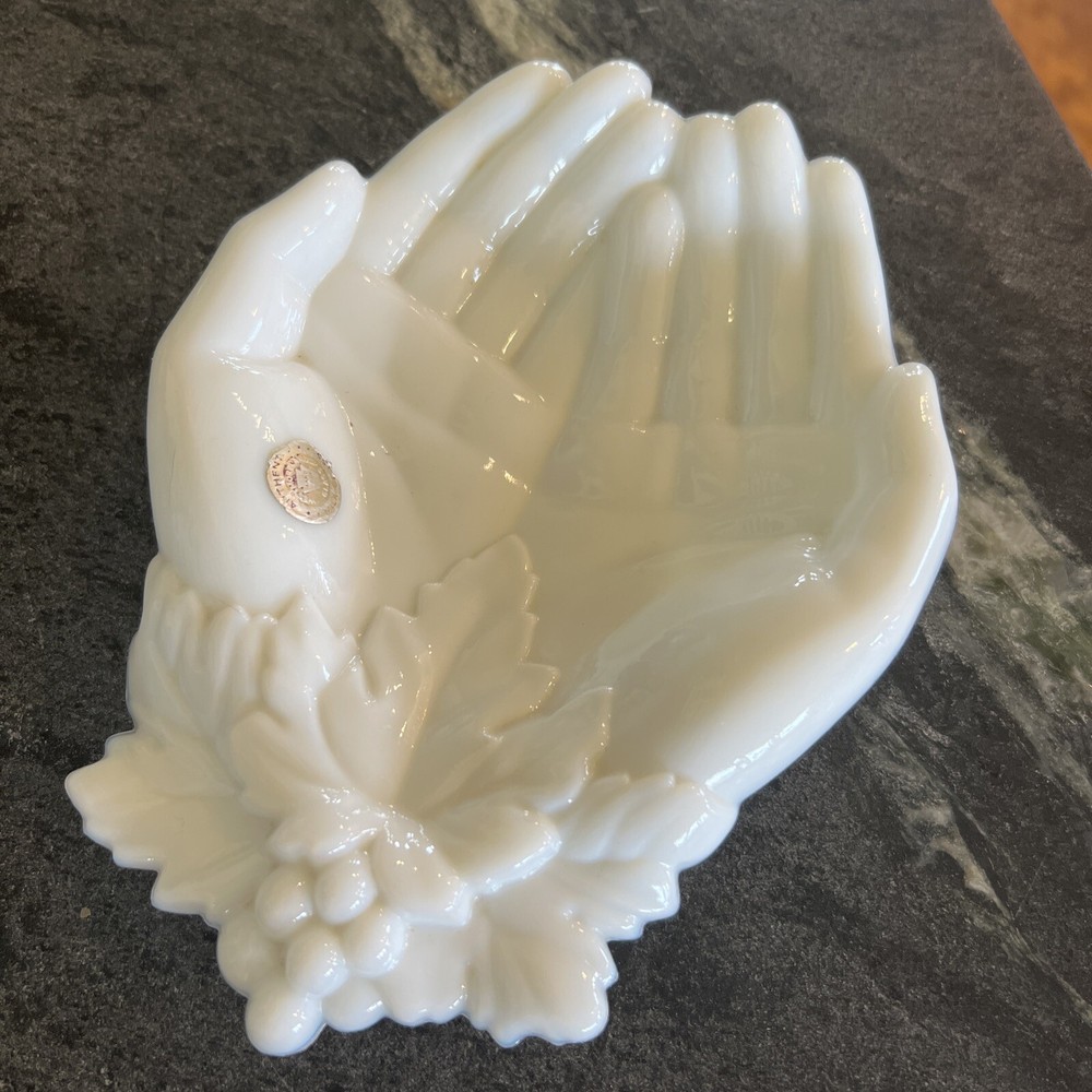 Vintage Westmoreland Milk Glass Open Hands Soap or Jewelry Dish
