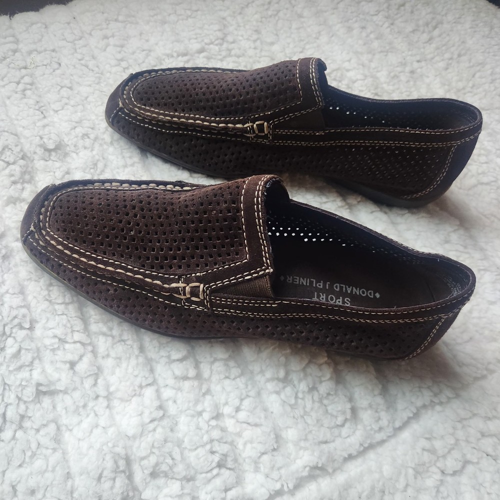 Donald J Pliner Sport Shoes Womens 7.5 M EUC Leather Upper Brown Rubber Bottom