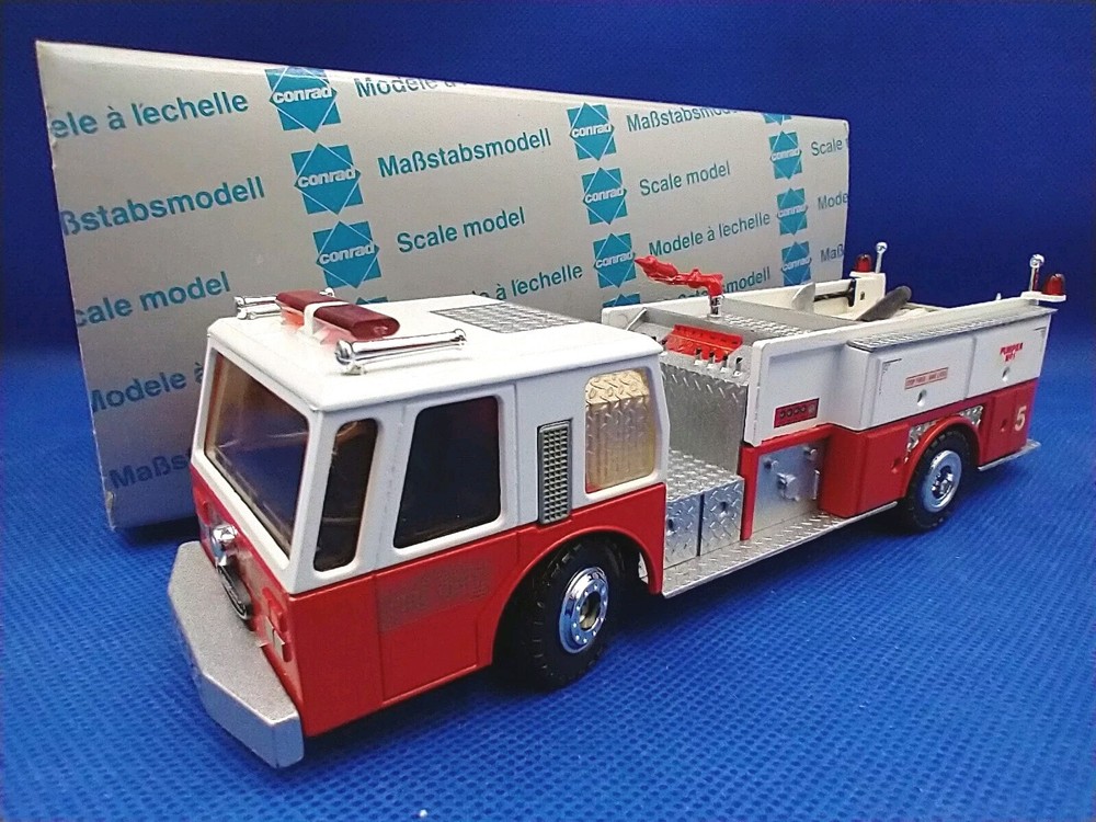Conrad 5508 Emergency One Las Vegas Fire Engine Code 3 Diecast Model Scale 1:50