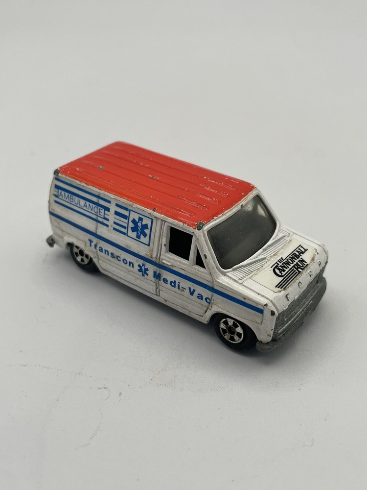 Ertl The Cannonball Run Ford Van Ambulance White Diecast 1:64 USED