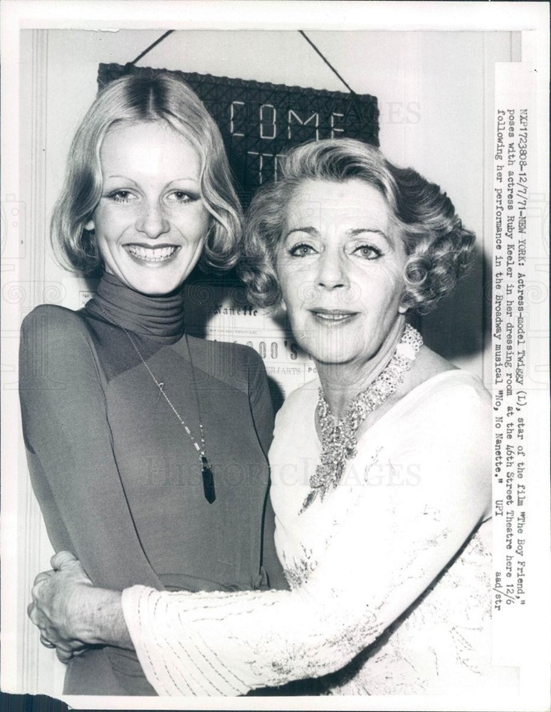 1971 Press Photo Actresses Twiggy & Ruby Keeler in NYC - ner12951
