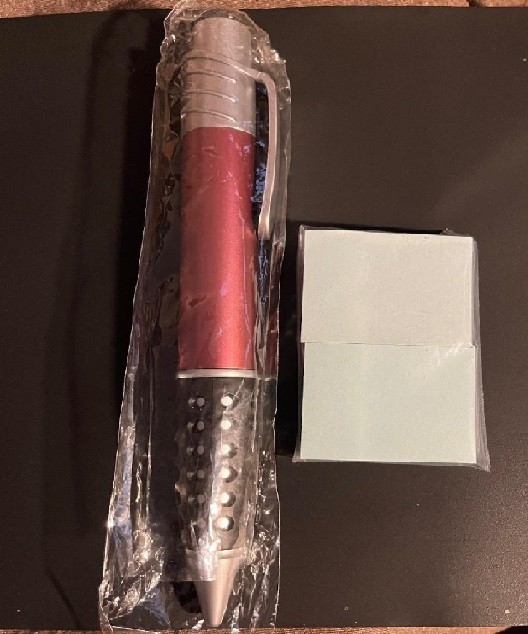 big pen with sticky padssee pic for more detail thankyou for looking