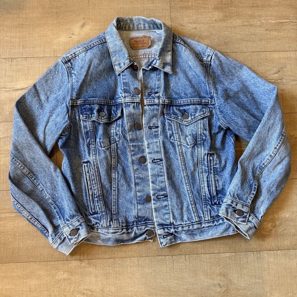 Vintage 1980s Levi’s Type 3 Trucker Blue Denim Jacket 70506 Made In USA 42R