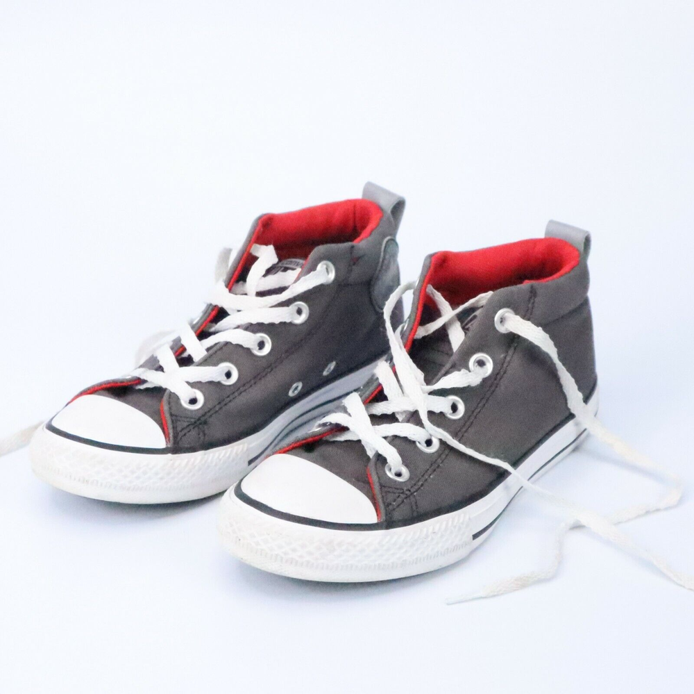 Converse Junior Fashion Sneakers / (Size 3) / Model 656166f