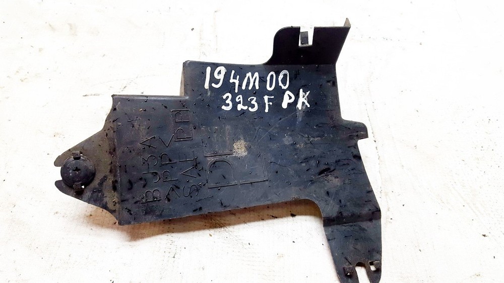 Mazda 323F Replacement Parts DE738814-23