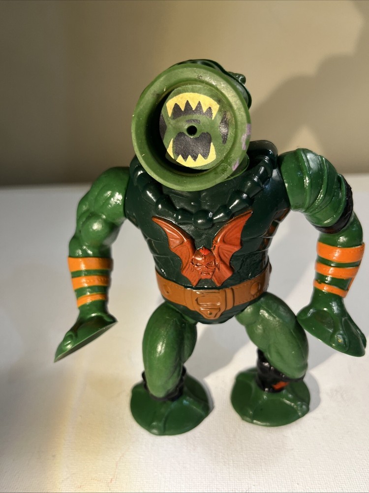 Vintage MOTU Masters of the Universe Leech Action Figure with Working Suction