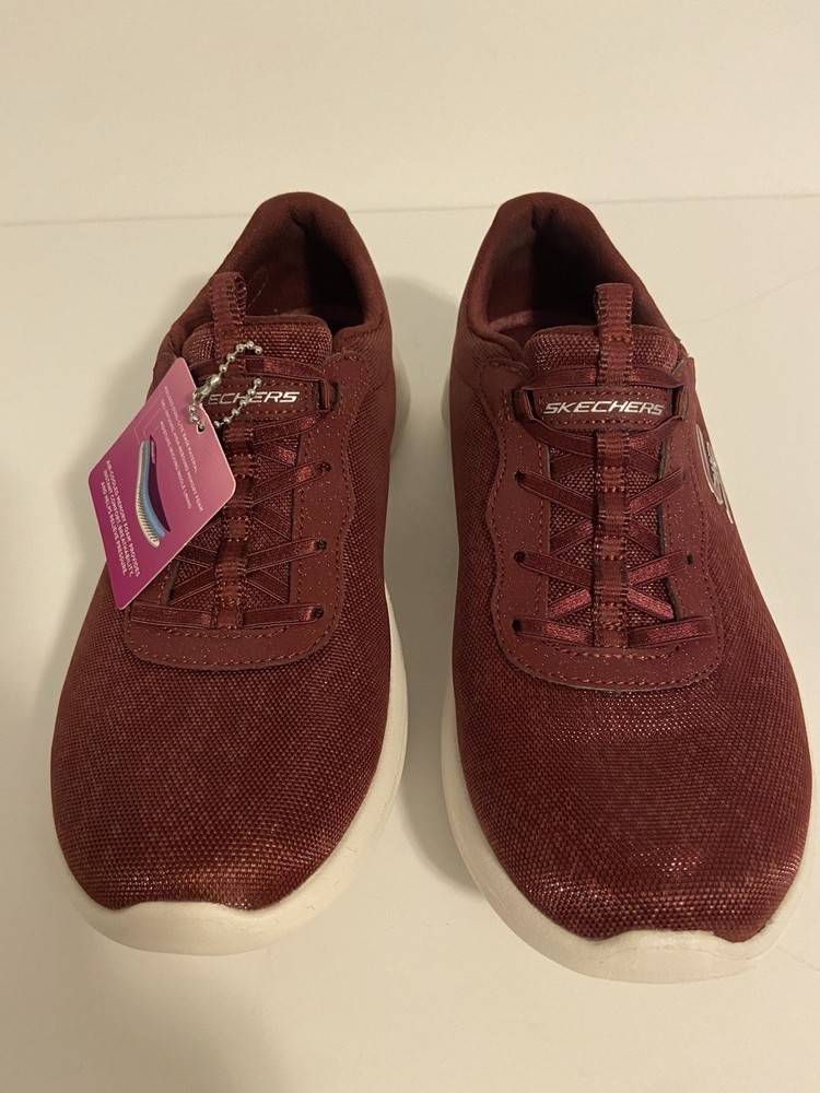 Women’s size 7 sketchers flex with air cooled Memory Foam New In Box