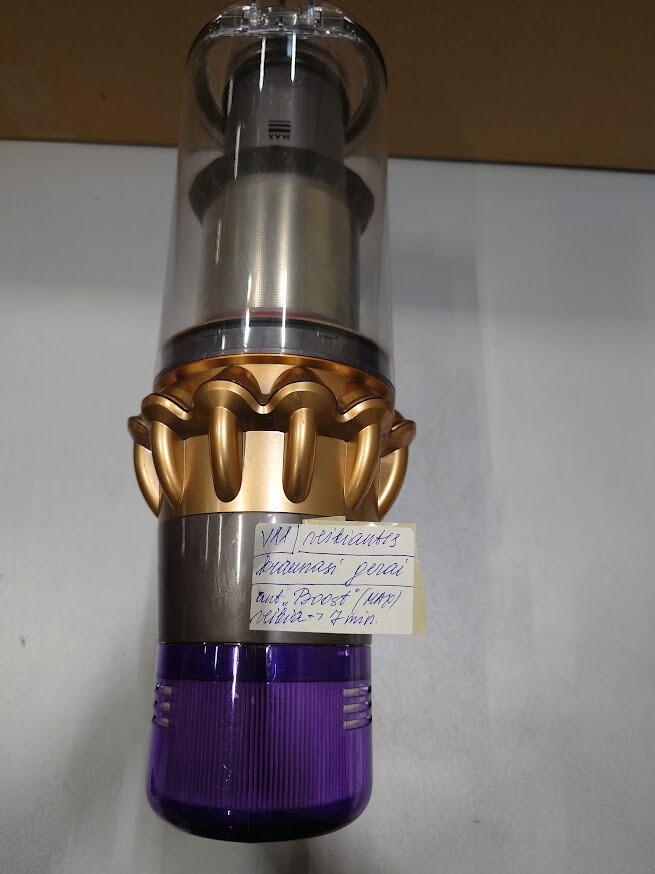 Dyson V11 Vacuum Used with Weak Battery No Accessories