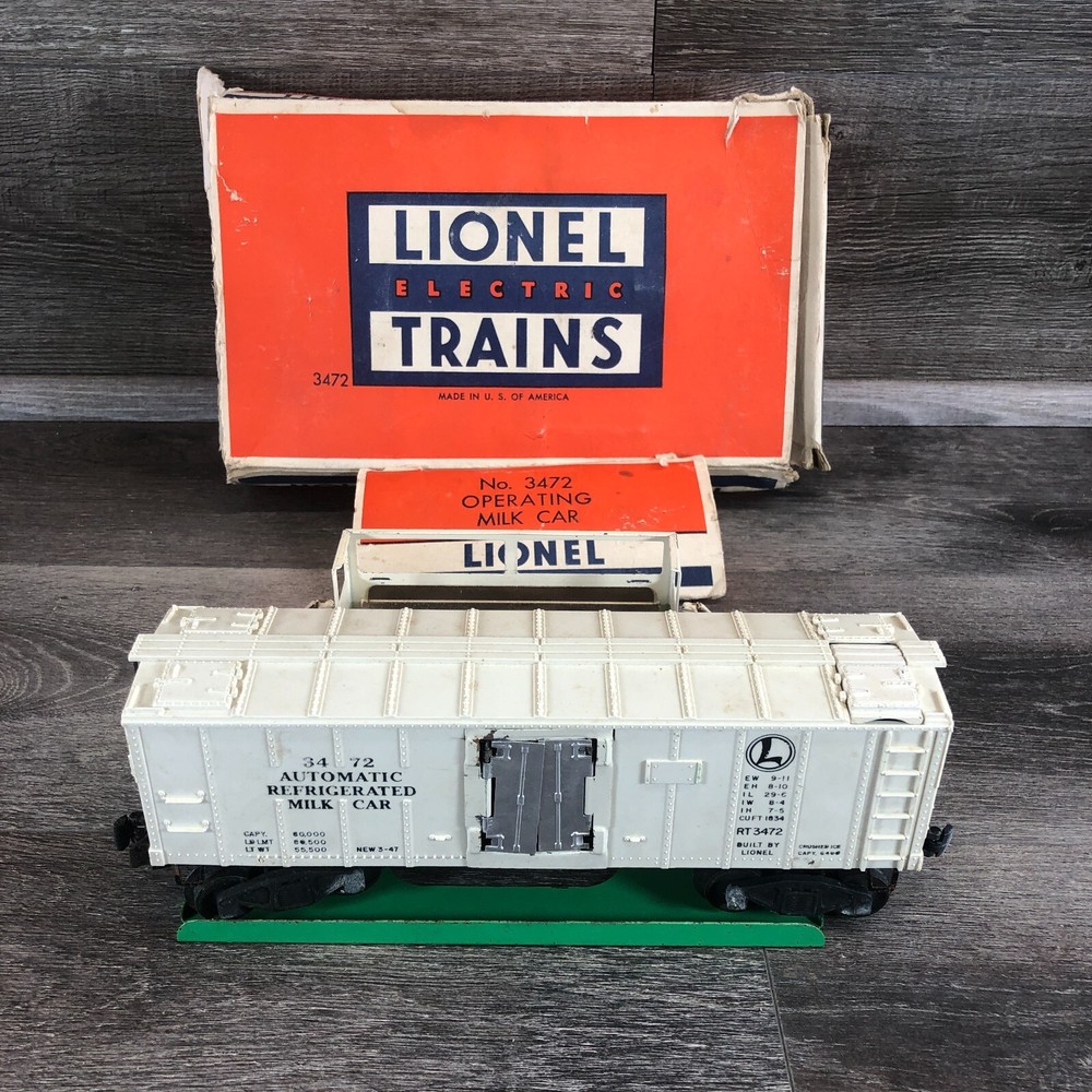 Vintage Lionel O Gauge 3472 Refrigerated Milk Car with Platform