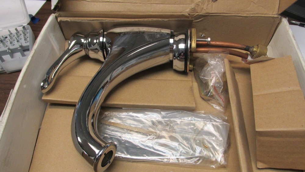 Premier 3552578 Bayview Single Handle Centerset Lavatory Faucet Chrome