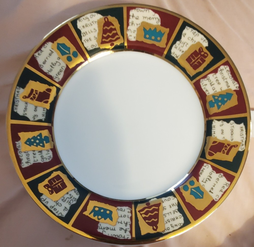 Pier 1 YULETIDE GREETINGS Set of 4 Holiday Dinner Plates Good Condition