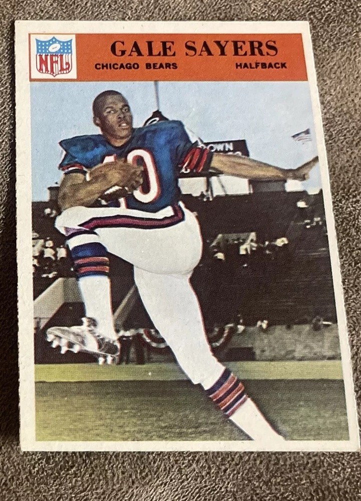 1966 Philadelphia - #38 Gale Sayers (RC) HOF  Very Rare Card! Great Shape!