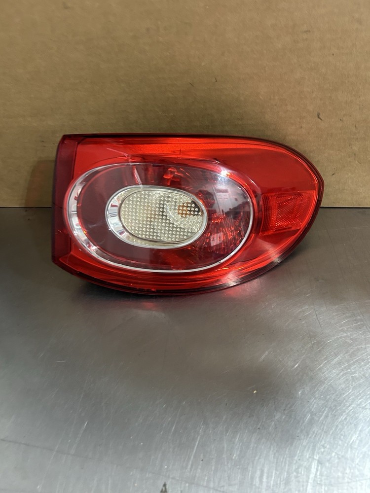 ✅2009-2011 Volkswagen Tiguan Right Rear Passenger Side Outer Tail Light #57