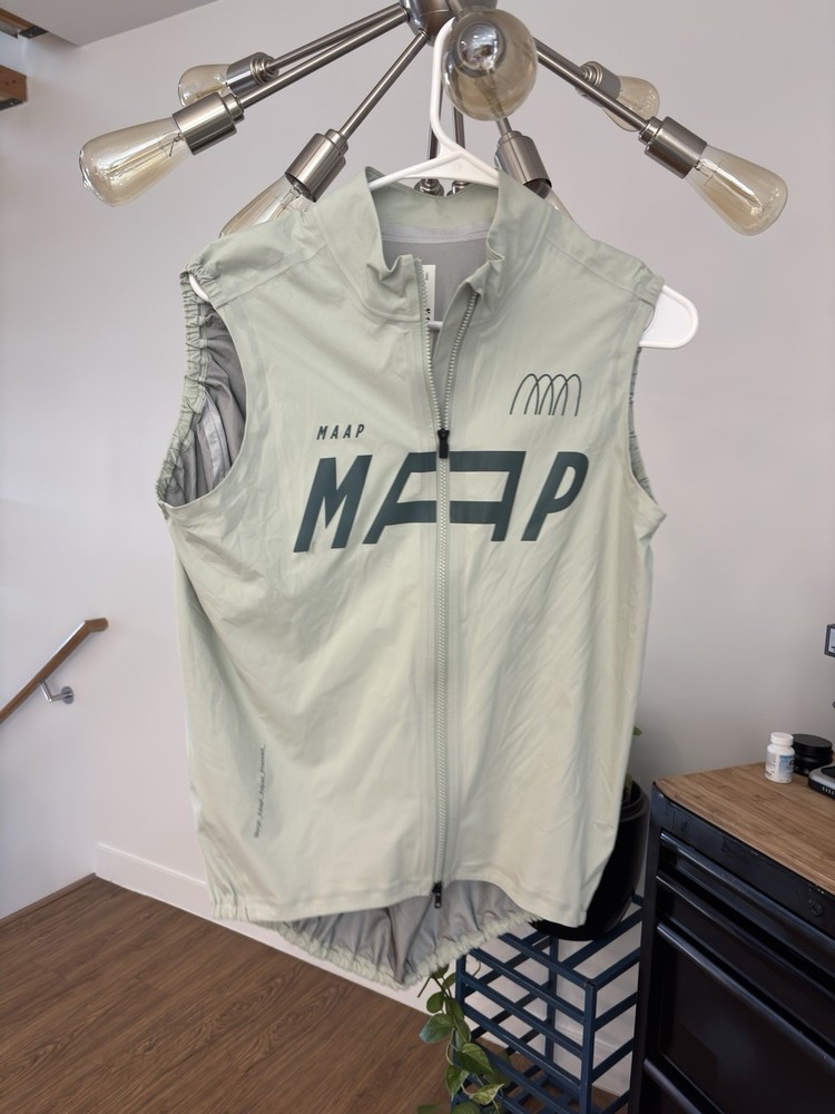 Maap Adapt Atmos Vest Large Men’s 310$ USD Retail
