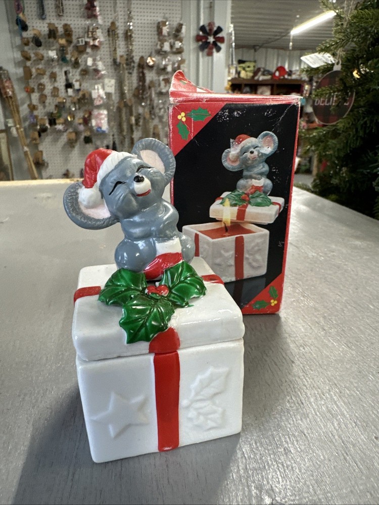 Vintage Ceramic Mouse Trinket Box Handcrafted and Handpainted