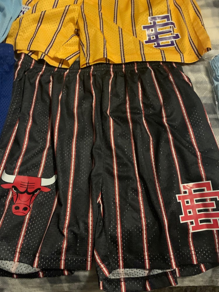 EE Shorts Bulls Mens 2XL Shorts used perfect condition fits waist 36-38