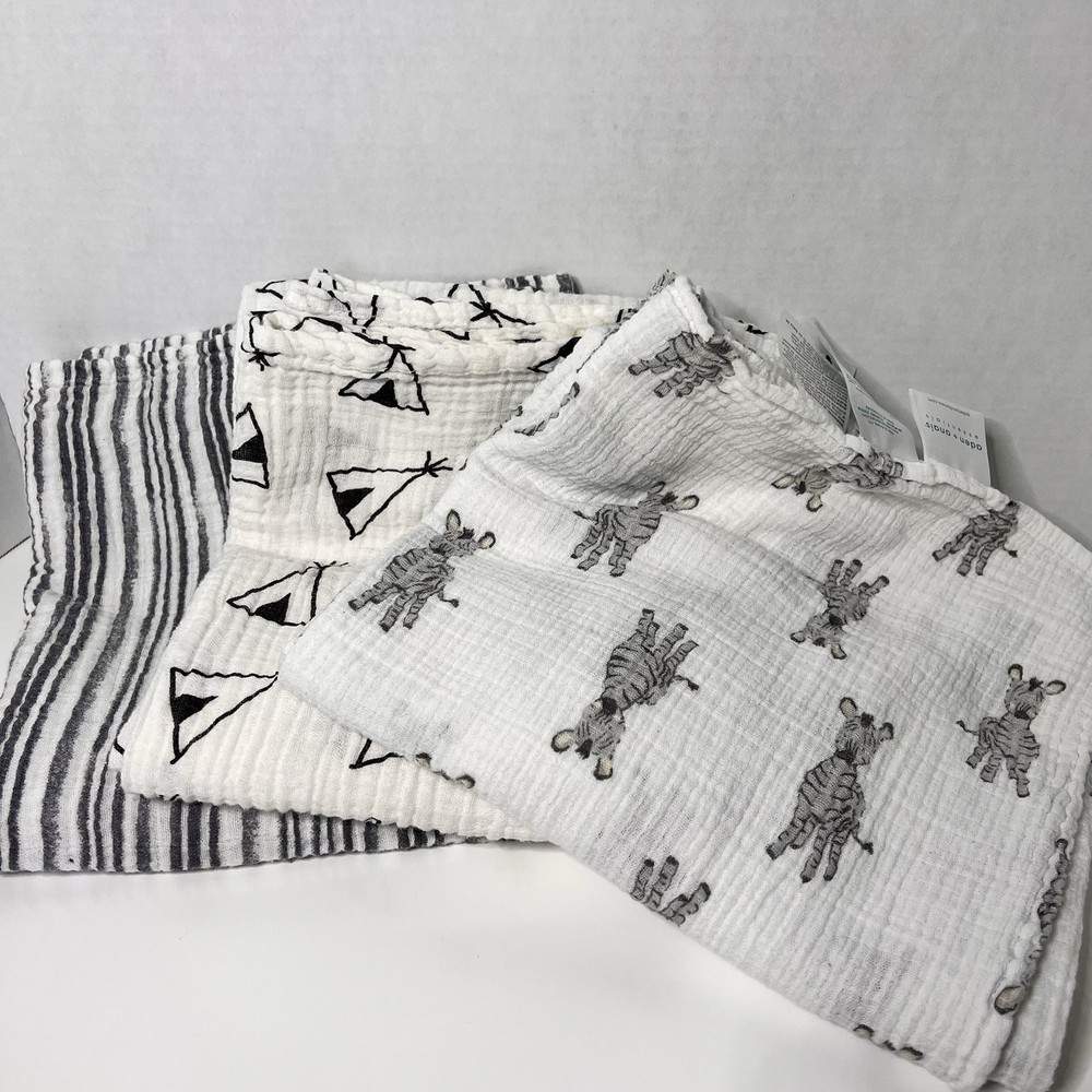 Aden + Anais 3-Pack Muslin Swaddle Blankets Blue White Triangle Design