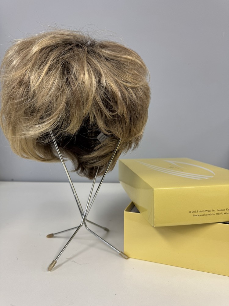 Paula Young Dirty Blonde Synthetic Wig Excellent Used Condition  