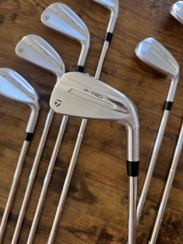 TaylorMade P790 4-PW Golf Right Hand Iron Set
