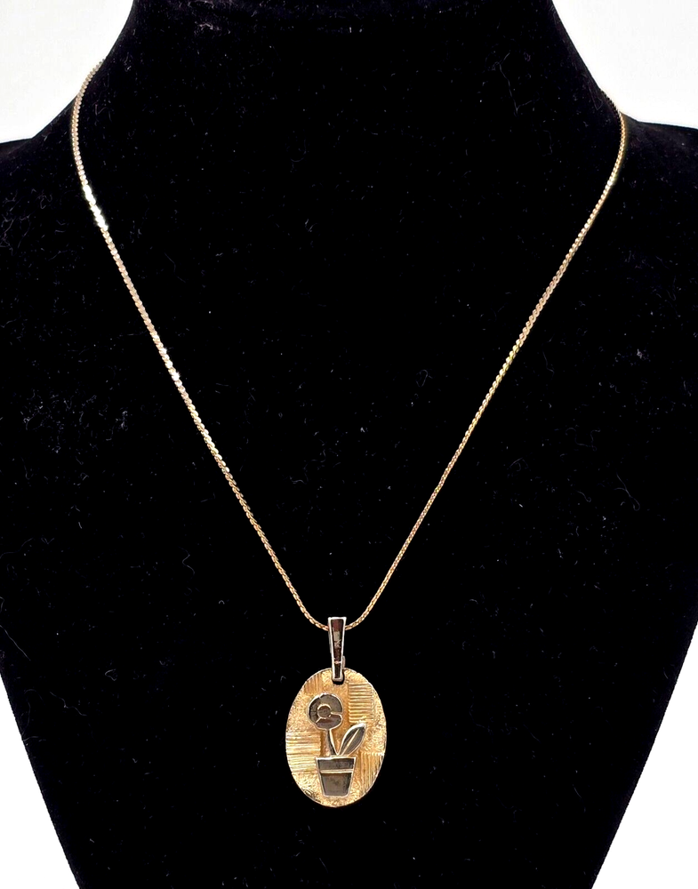 VTG Park Lane Embossed Floral Pendant Necklace 16
