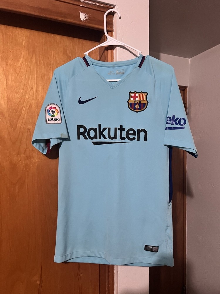 Barcelona 17/18 Away Kit