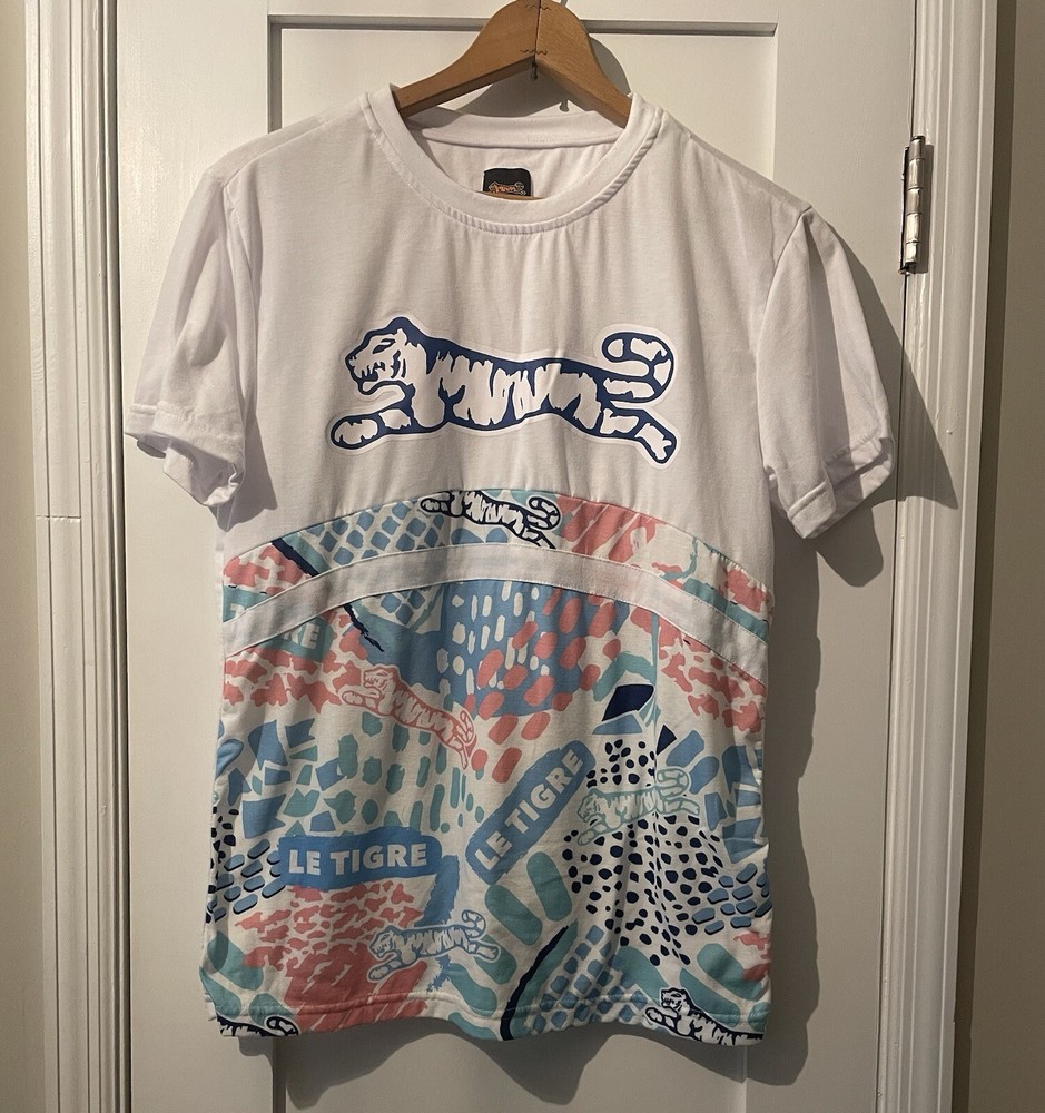Le Tigre All Over Logo White T-Shirt Short Sleeve 80’s Vibe Men’s Size: M EUC!